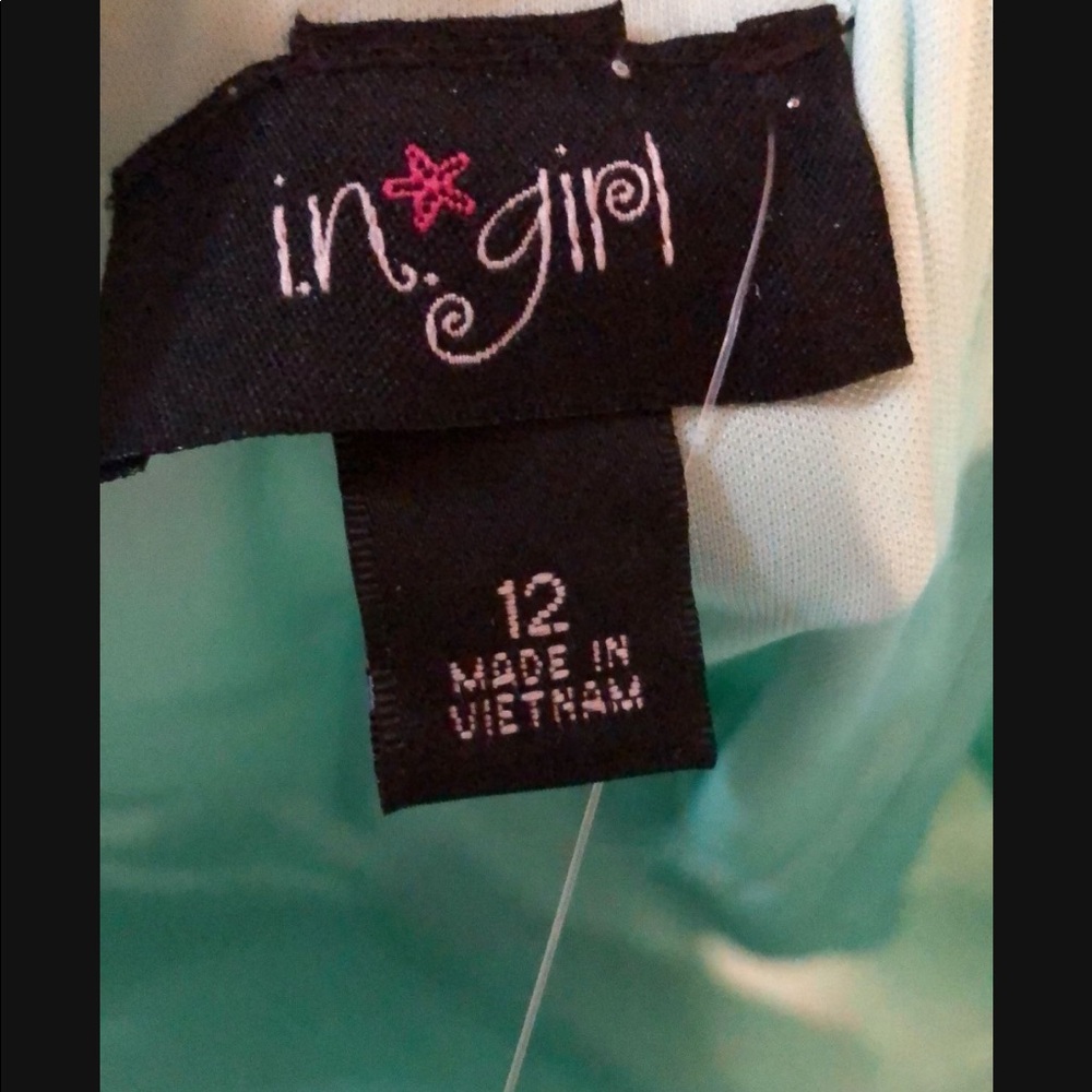 Ingirl San Francisco beautiful girl’s dress with a necklace - Picture 7 of 7